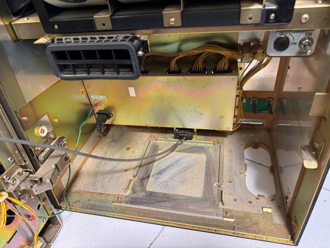 パチスロ 実機 4号機 初代 秘宝伝 本体 不要機 設定キー ドアキー