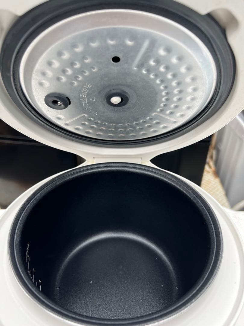 【高年式】2022年式 3合 mononics 炊飯器 MN-RC12-BK