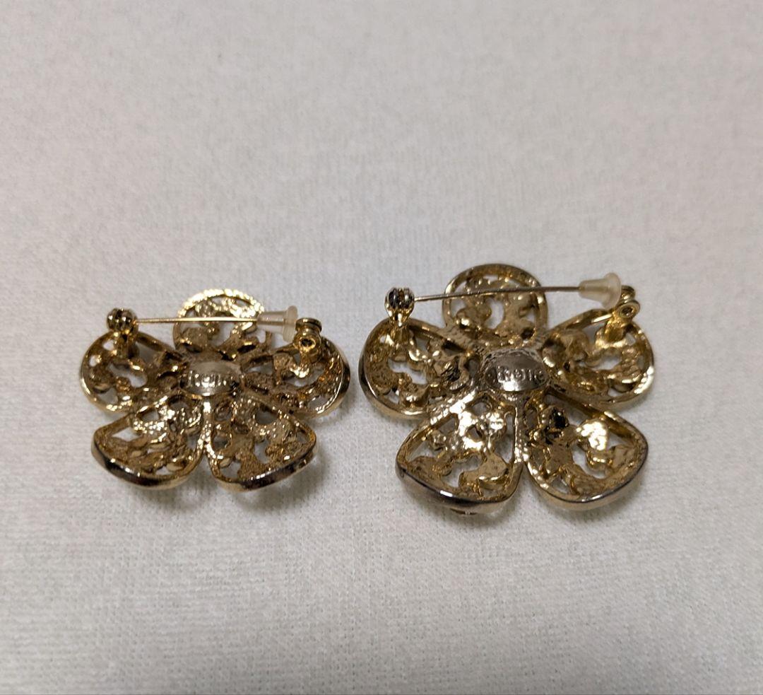 René 花モチーフ ブローチ 2個セット