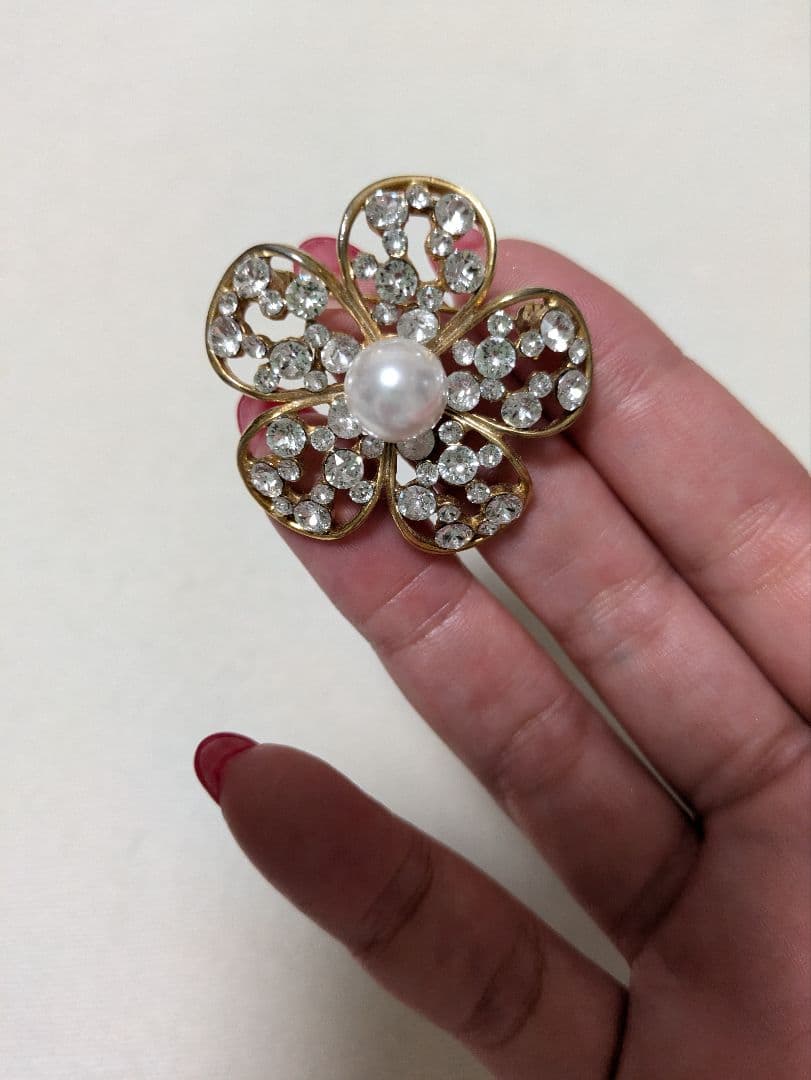 René 花モチーフ ブローチ 2個セット