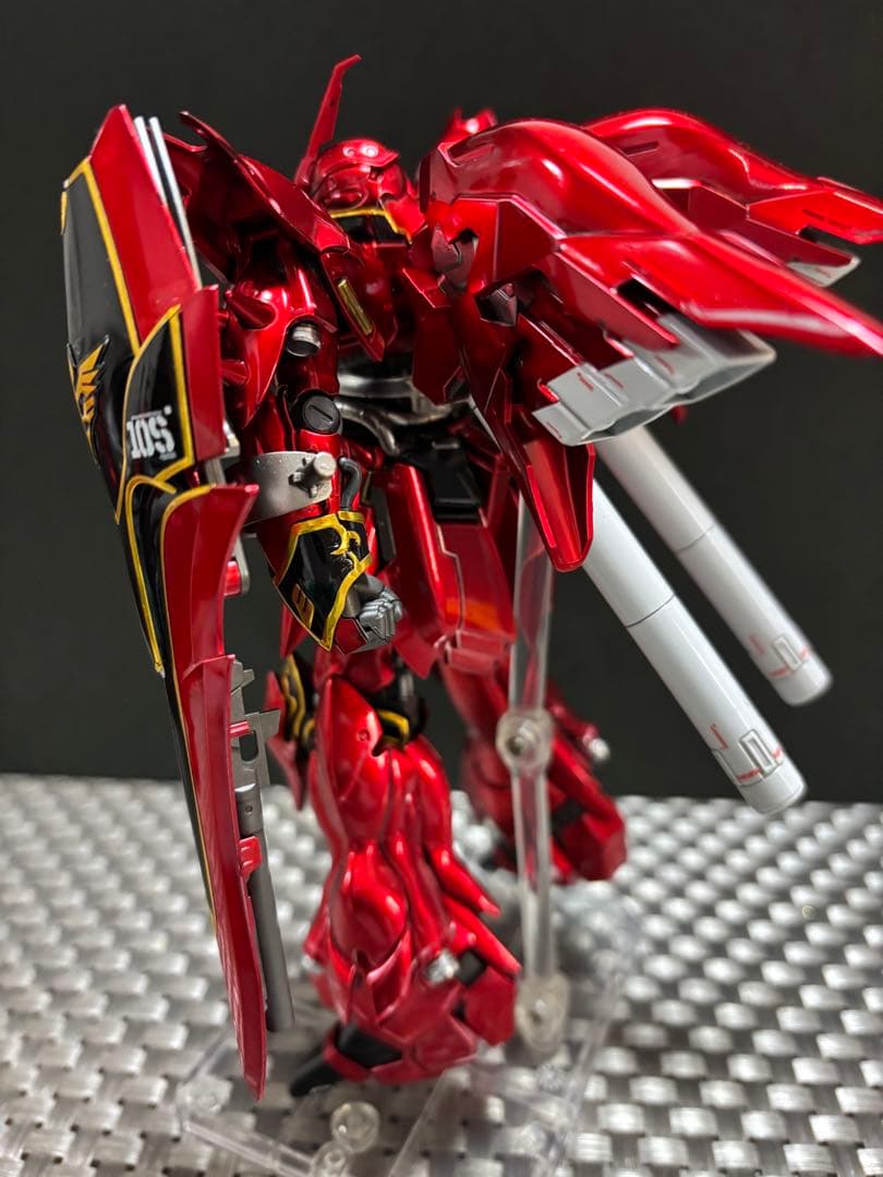 ま*お様 1/144 シャア専用ザク＆シナンジュ　キャンディ塗装完成品