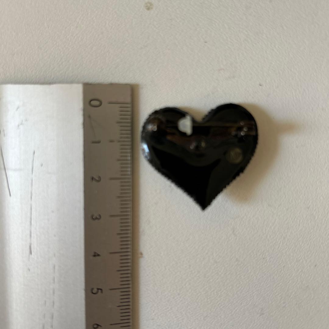 小林モーコ　ハート型ビーズブローチ