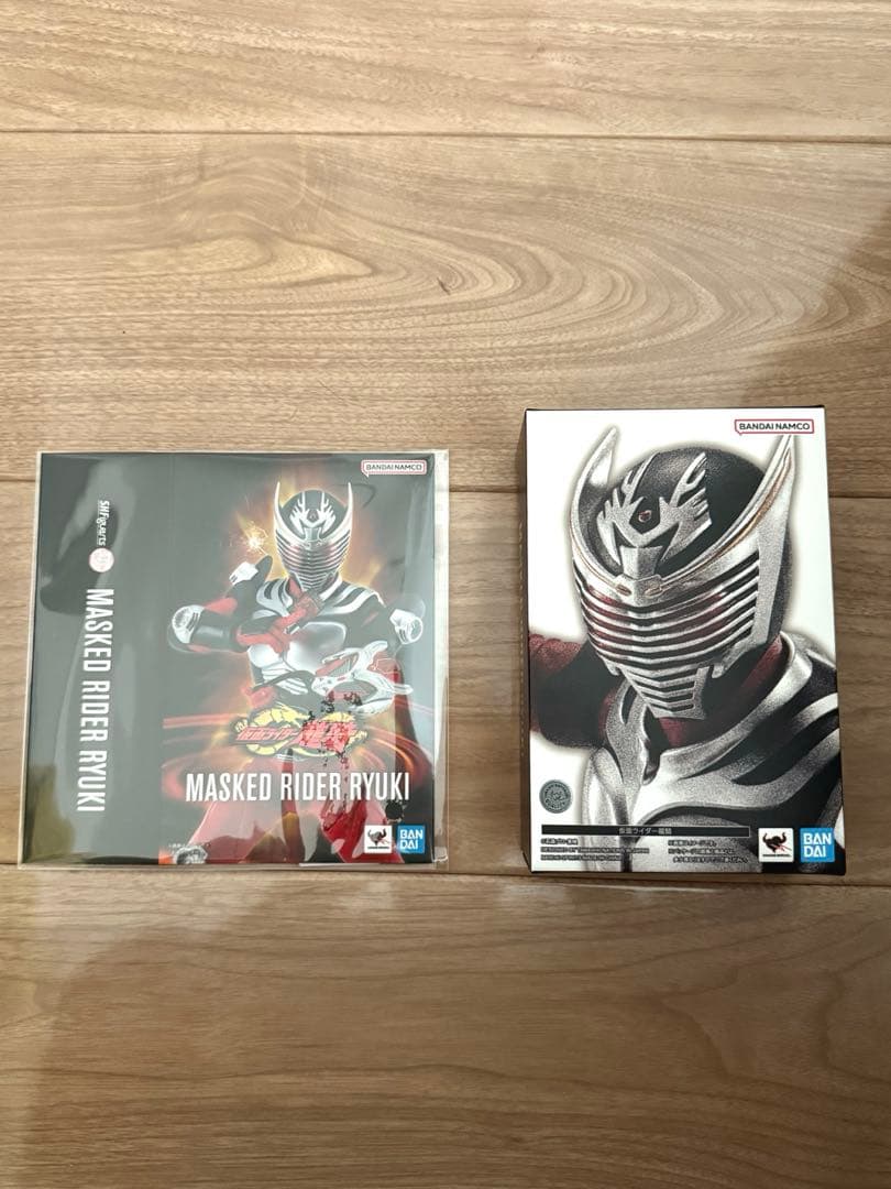 S.H.Figuarts　真骨彫製法　仮面ライダー龍騎　オリジナルスリーブ付