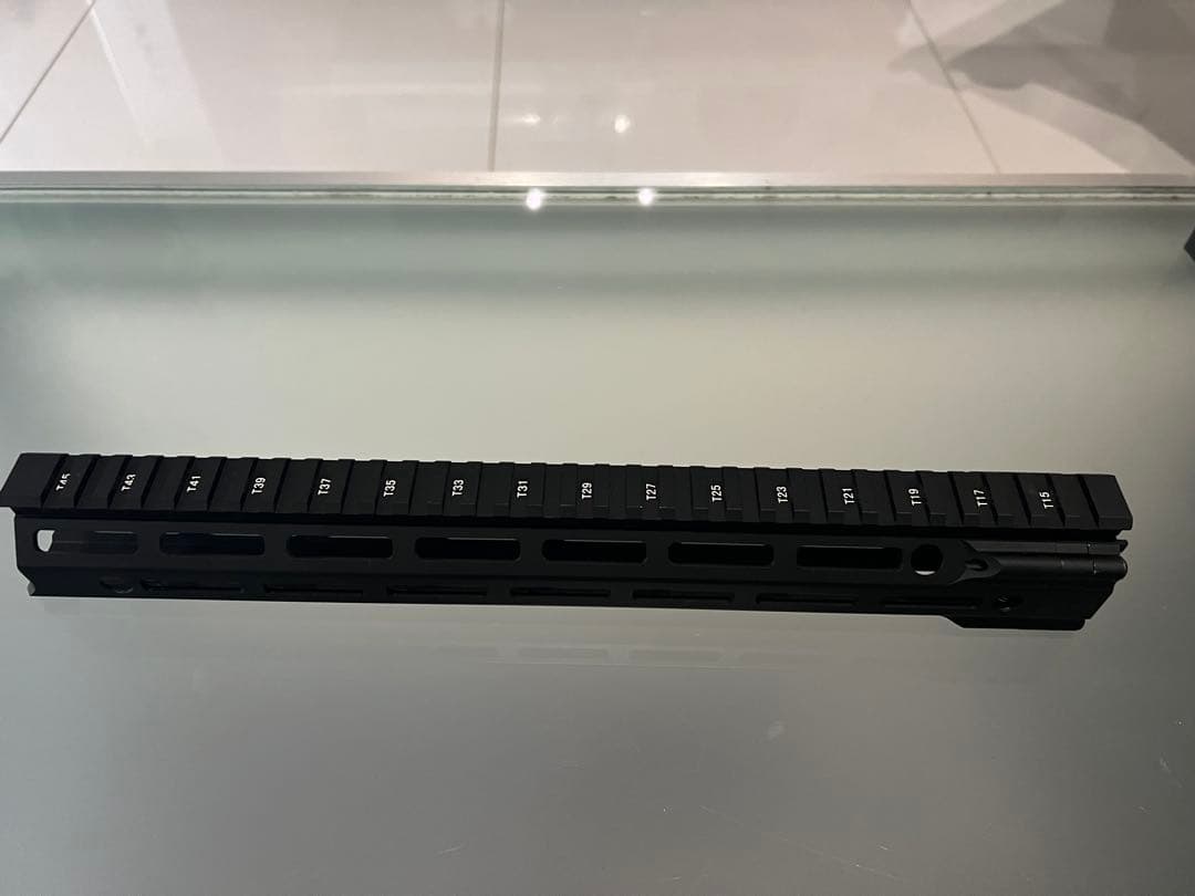 Daniel Defenseタイプ DDM4V7 MFR ハンドガード