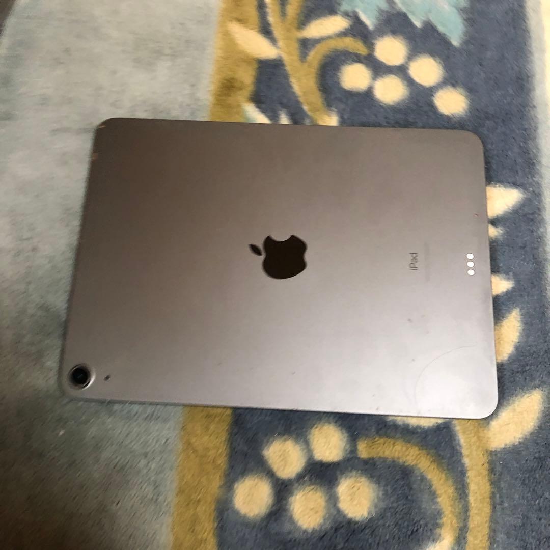 o*x様 iPad Air OS 18.6.2 /リカバリーループ / 部品取り