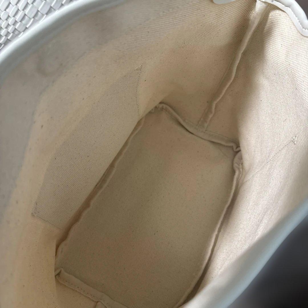 ダイアナ　DIANA イントレチャートメッシュBAG 白