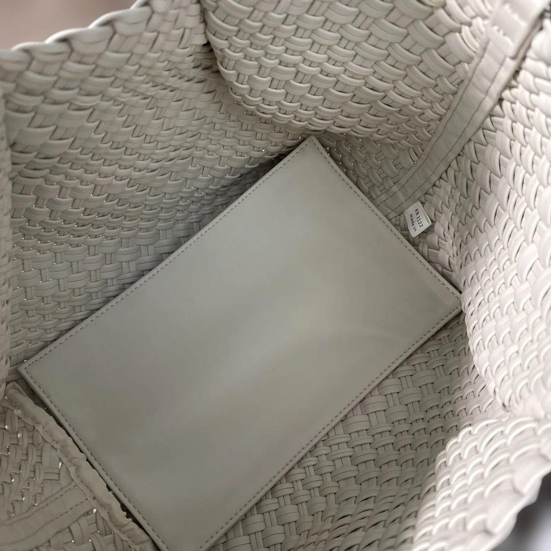 ダイアナ　DIANA イントレチャートメッシュBAG 白