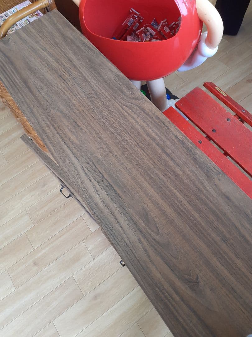 ブラウン木製キャビネット 3段棚付き