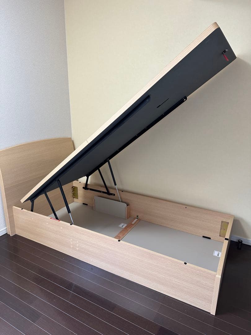 ニトリ　木製シングルベッド 跳ね上げ収納付き　リフトアップ収納 5年保証あり