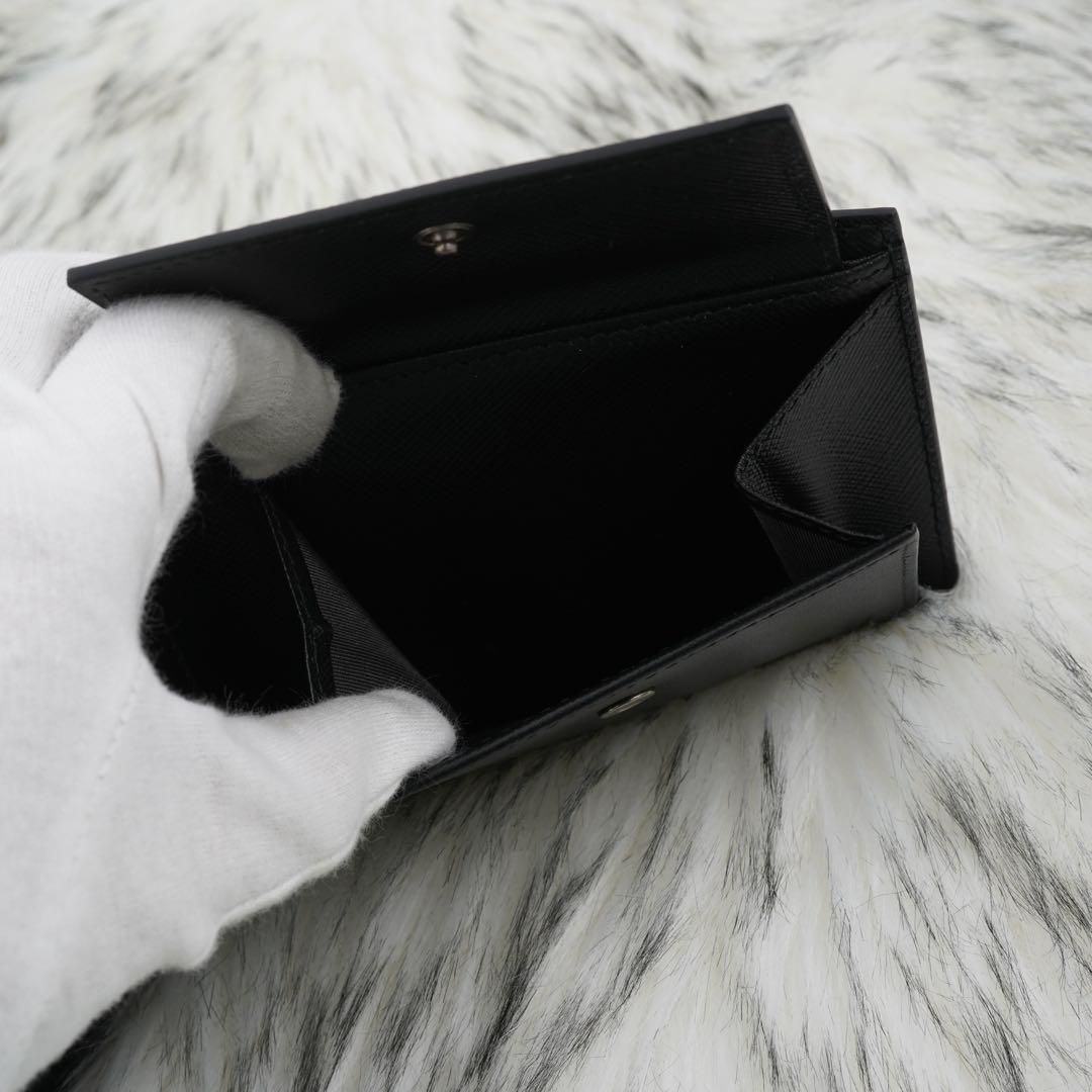 新品未使用品　jimmy choo ジミーチュウ　二つ折り財布　レザー　ブラック