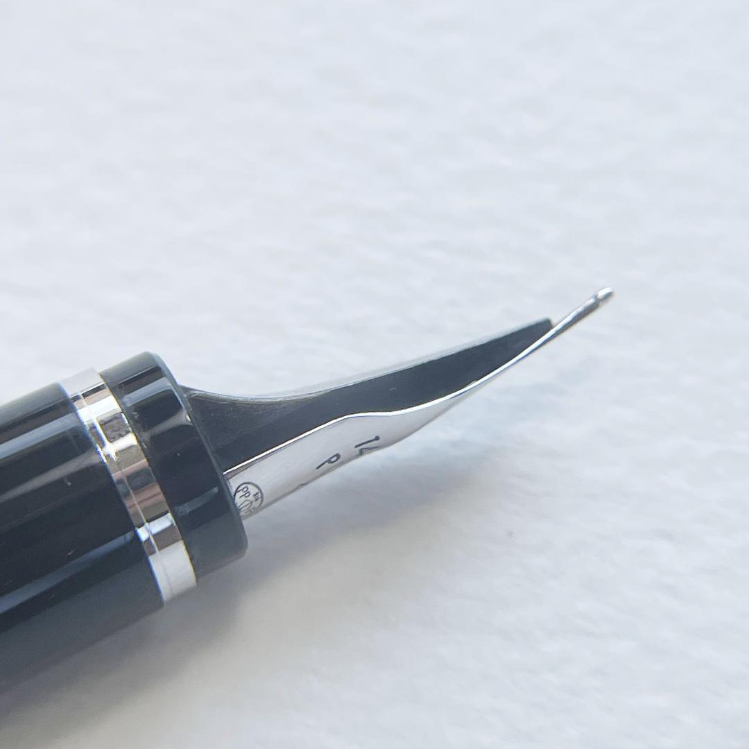 Pilot Elabo エラボ 万年筆 黒 SFペン先