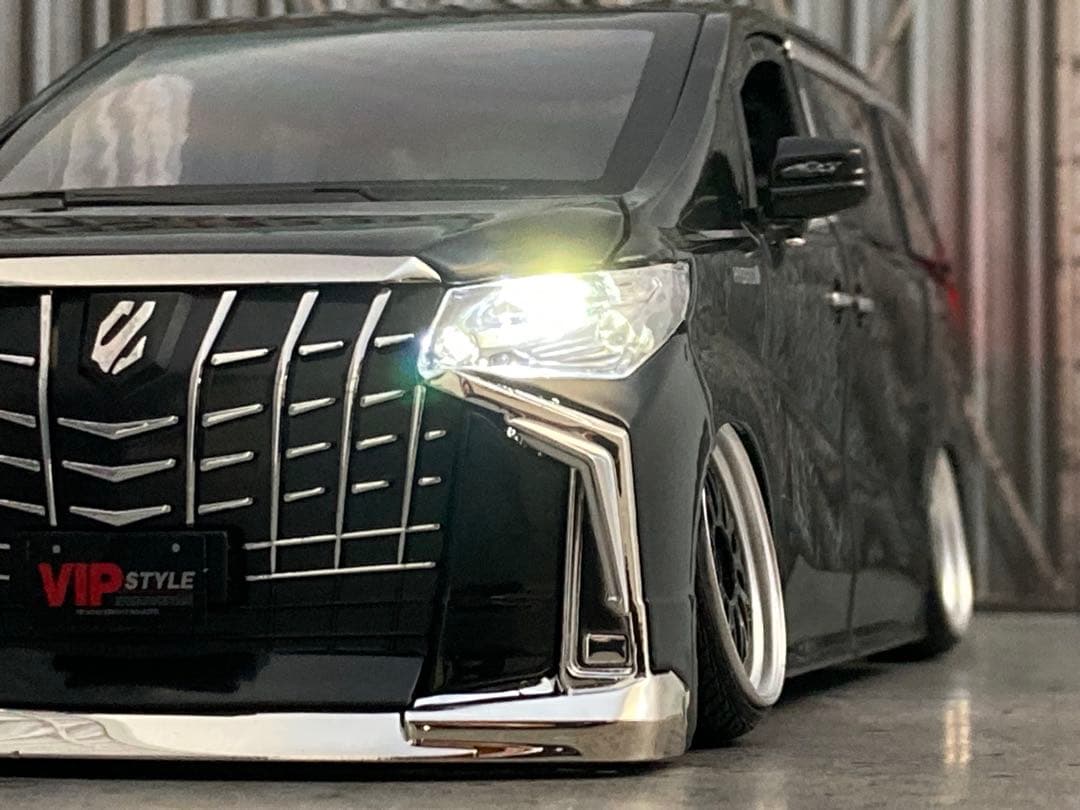 1/24 トヨタ アルファード（VIPカスタム品）