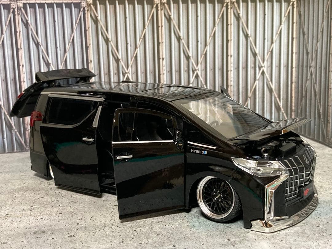 1/24 トヨタ アルファード（VIPカスタム品）