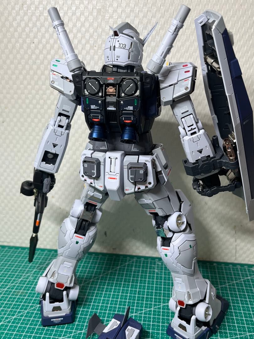PG UNLEASHED 1/60 RX-78-2ガンダム G3塗装完成品