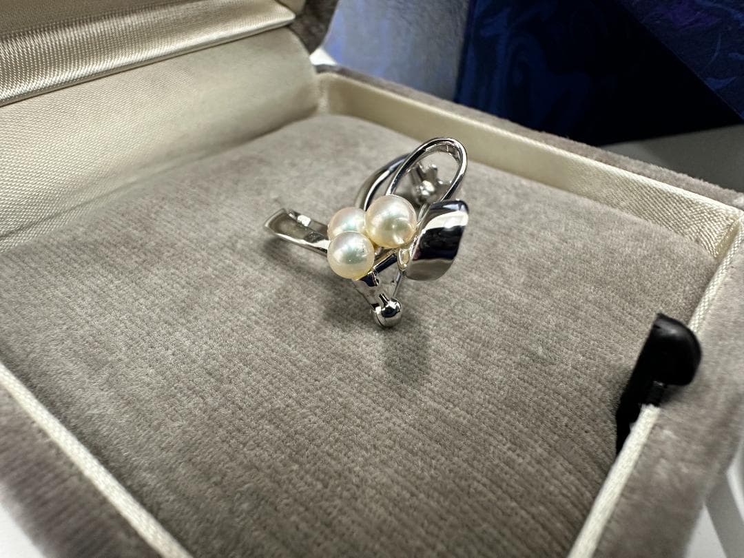 MIKIMOTO リボンモチーフ ブローチ