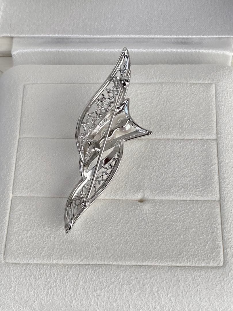 pafeです‼️ 【未使用】TASAKI ブローチ