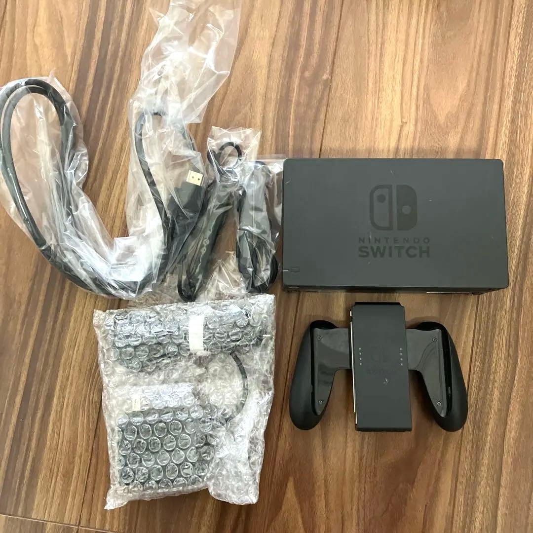 Nintendo Switch +保護シール２枚