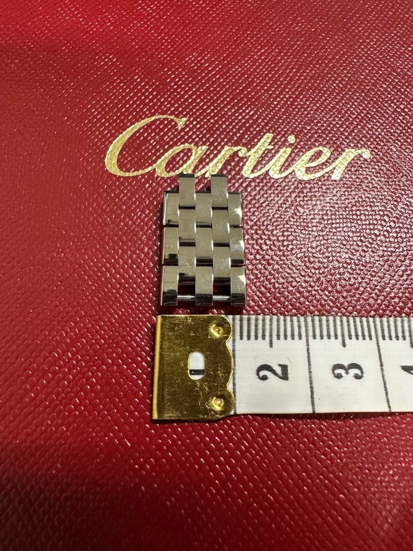 Cartier カルティエ レディース 腕時計のコマ
