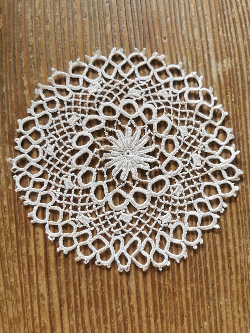 アンティークフランス アイリッシュクロシェ アイボリー花型ドイリー タティング