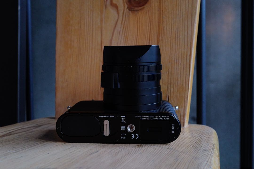 Leica Q2 美品　ストラップ、レンズフィルター　付き　付属品完備