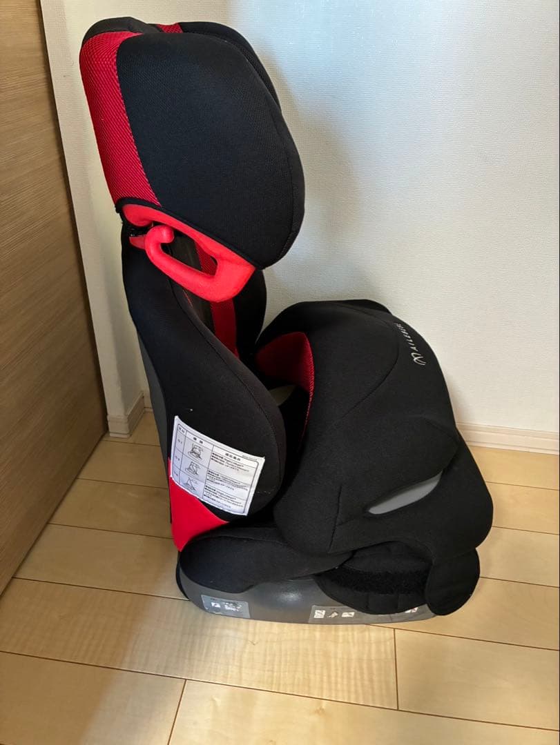 AILEBEBE ジュニアシート 黒/赤。