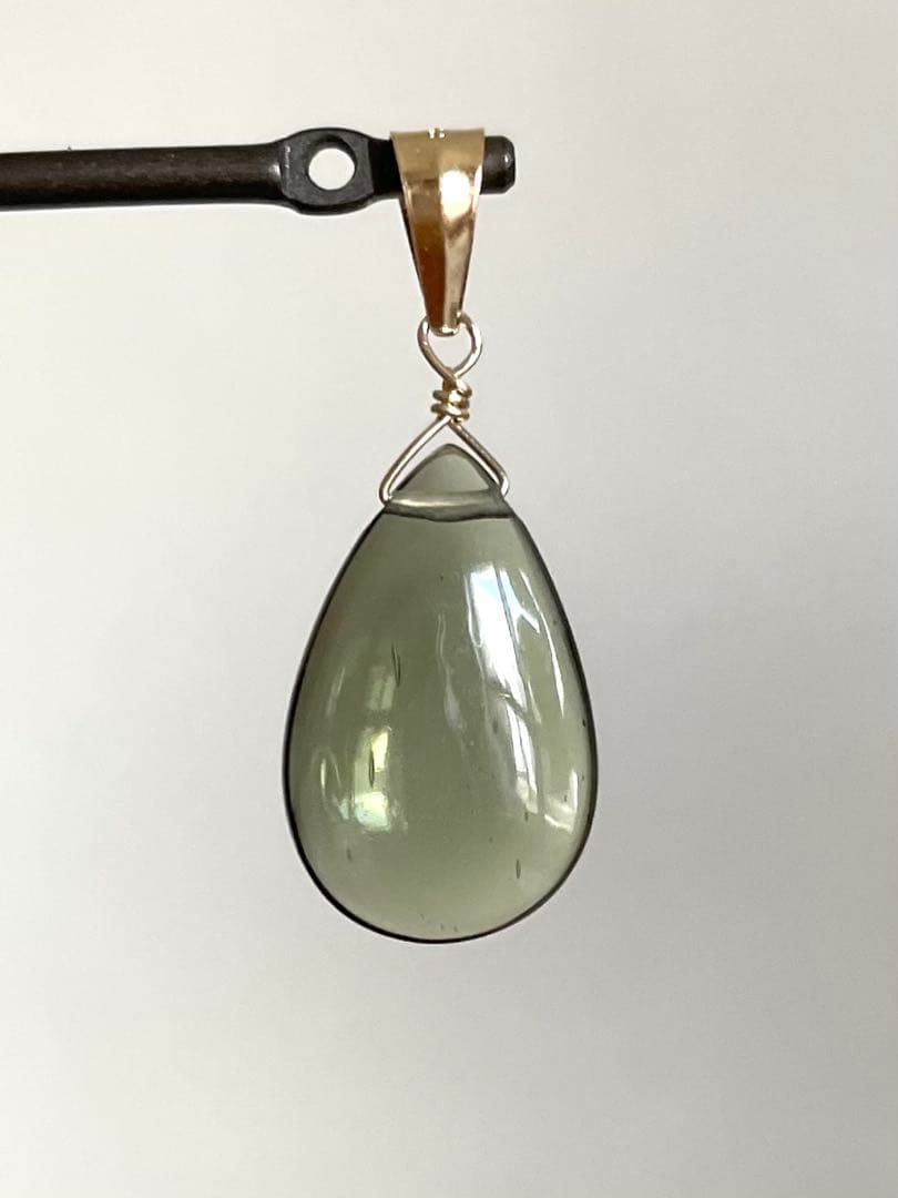 再お値下げ✨モルダバイト　ペンダントトップ