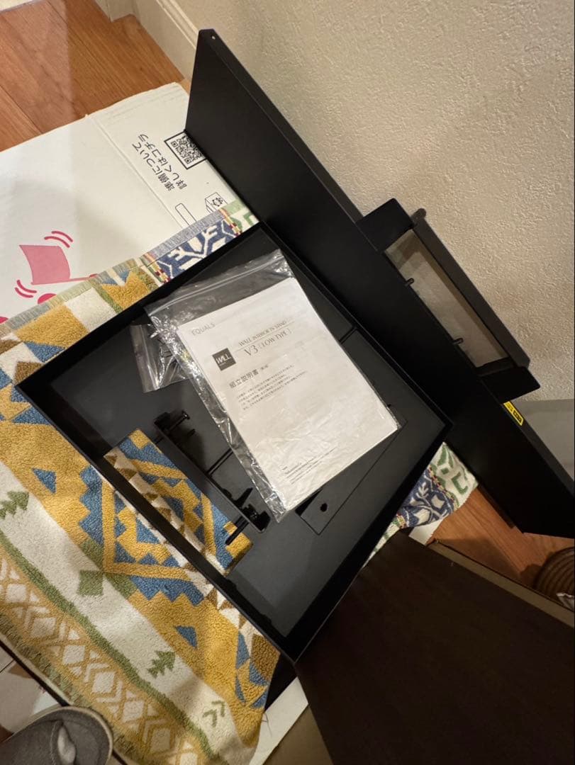 EQUALSWALLV3 LOW TYPE テレビスタンド 棚版二つ付き