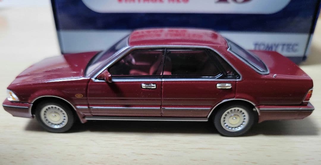 希少！トミカリミテッドヴィンテージネオ43 グロリア　ブロアムVIP Y31