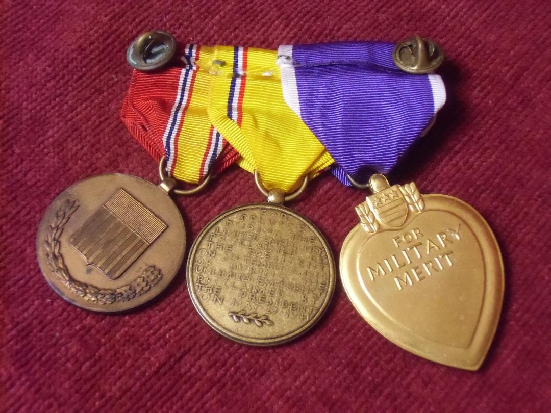 ★アメリカ軍の勲章/徽章＊パープルハート他３連メダルバー（実物）