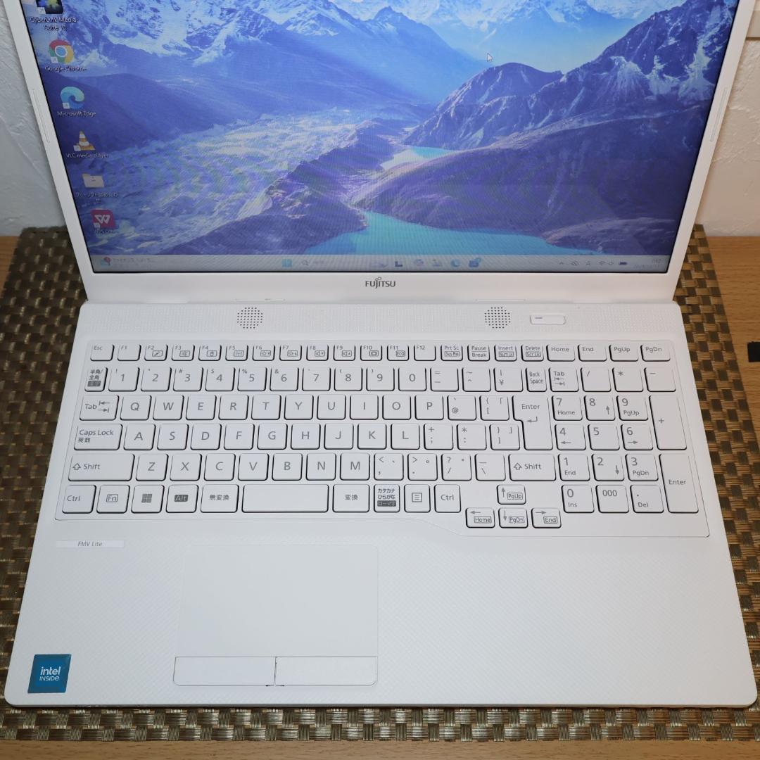 極上美品Win11超高年式11世代CPU/新品SSD/メ8/DVD/無線/カメラ