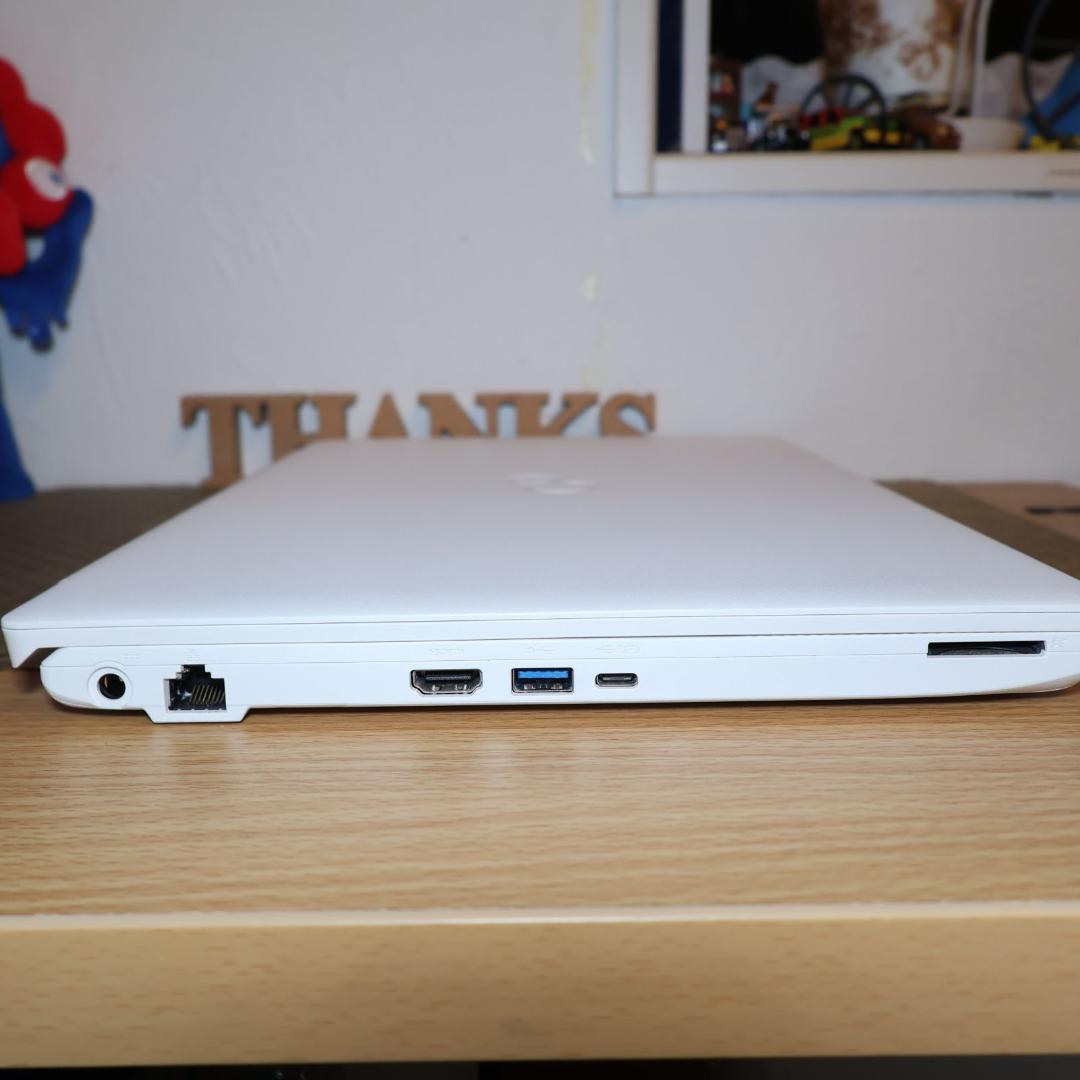 極上美品Win11超高年式11世代CPU/新品SSD/メ8/DVD/無線/カメラ