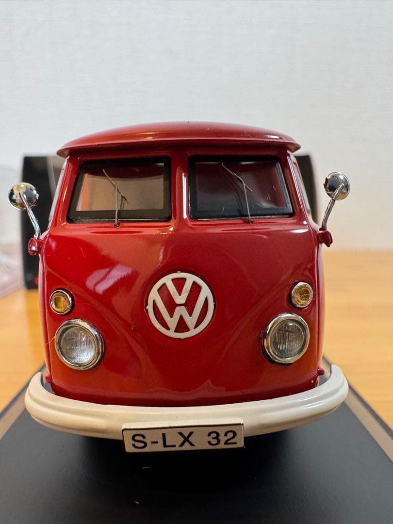 【Schuco】限定1500台 Volkswagen T1 『PORSCHE』