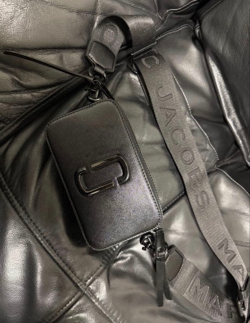 Marc Jacobs ブラック ショルダーバッグ