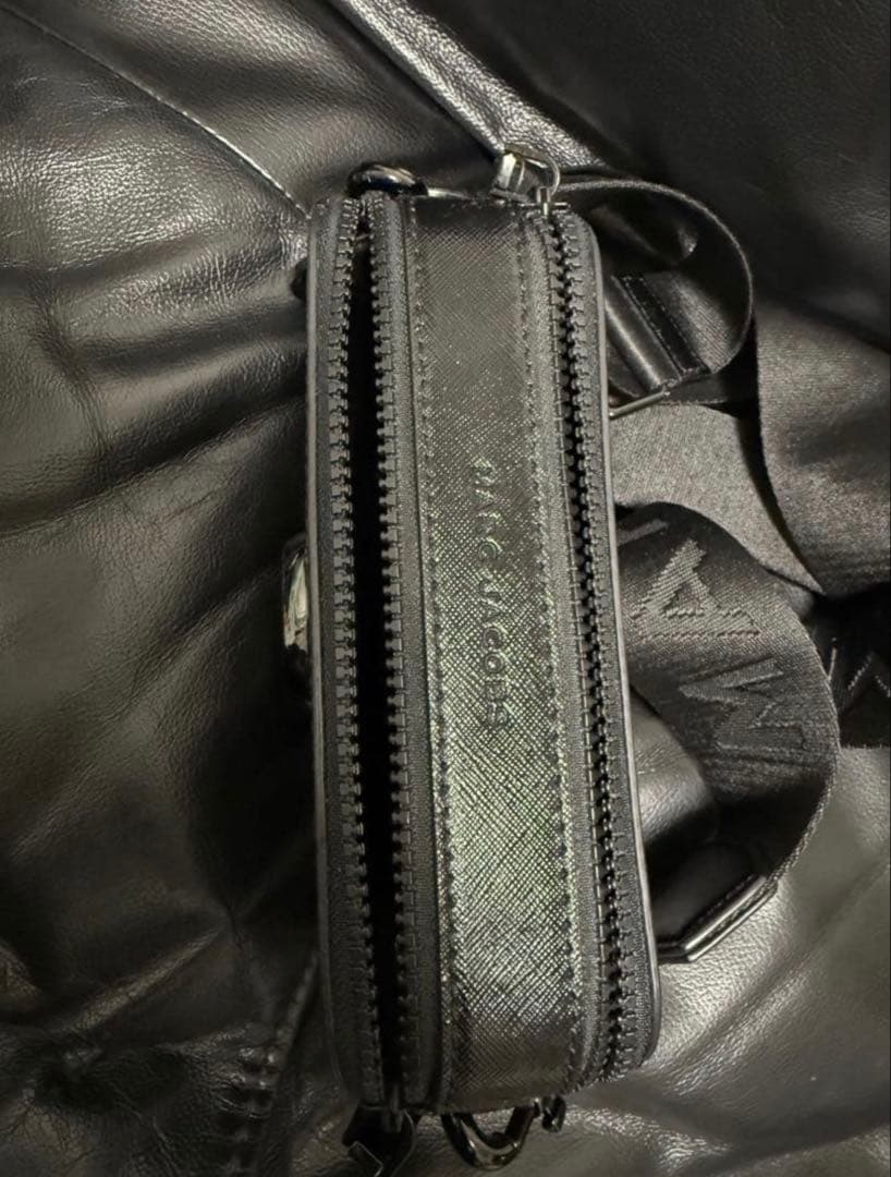 Marc Jacobs ブラック ショルダーバッグ