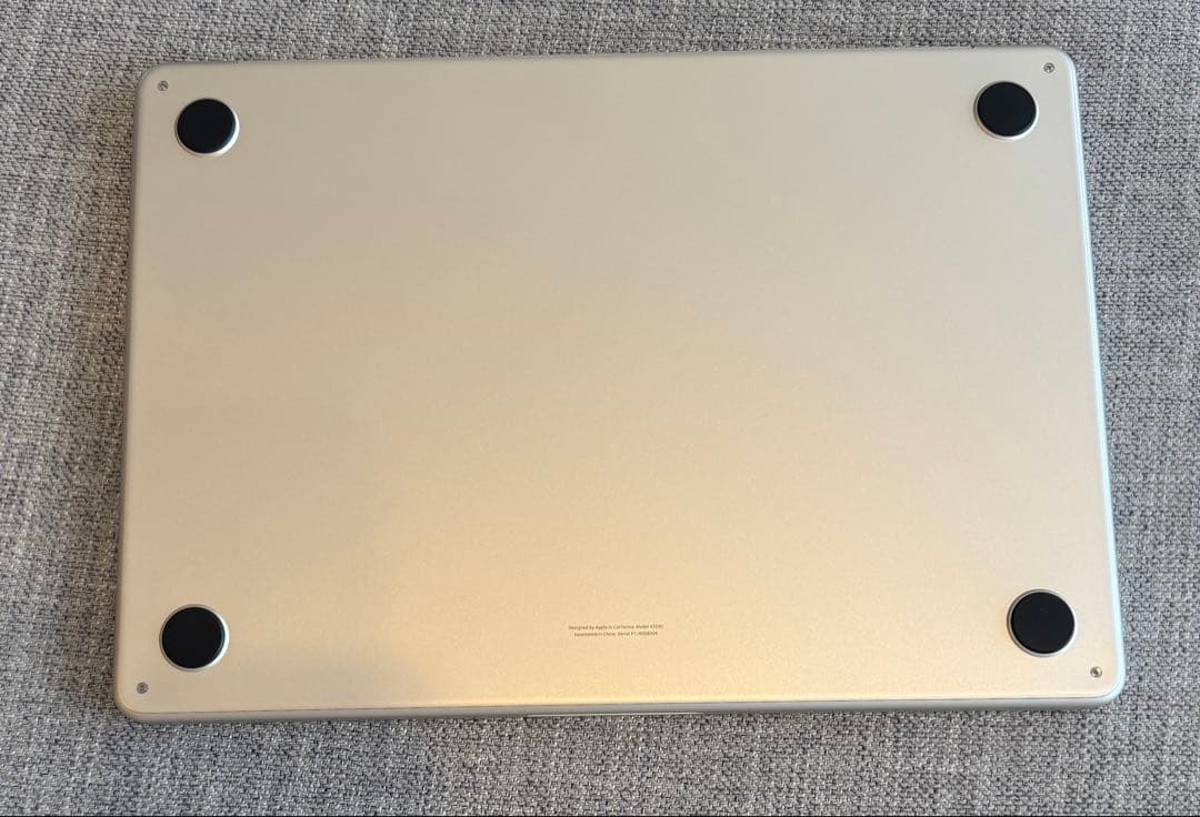 Apple MacBook Air M4 16GB 13インチ　スターライト