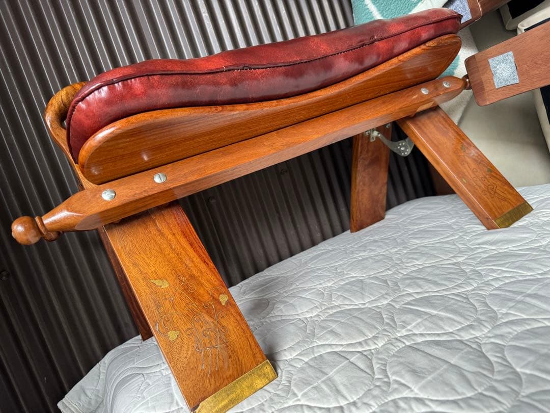 キャメルチェア ラクダスツール ロビー エントランス 玄関 象嵌 金彩 らくだ