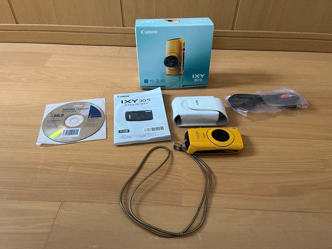 Canon IXY 30S イエロー 　レア物 美品　完動品
