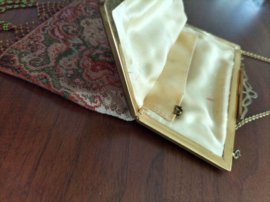 アンティーク　優美、ビーズバッグ（イギリス）