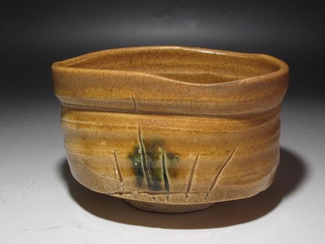 ☆　若尾利貞　黄瀬戸茶碗　味わい深い一品です☆y262