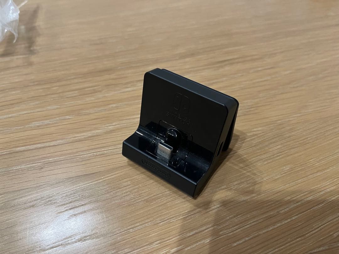 Nintendo Switch 本体　スタンド、SDカード付属