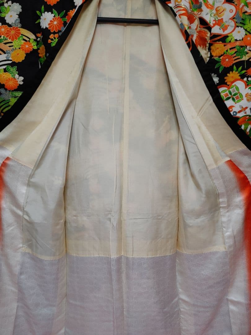 　成人式　豪華振袖　レトロ振袖　黒　振袖のみ