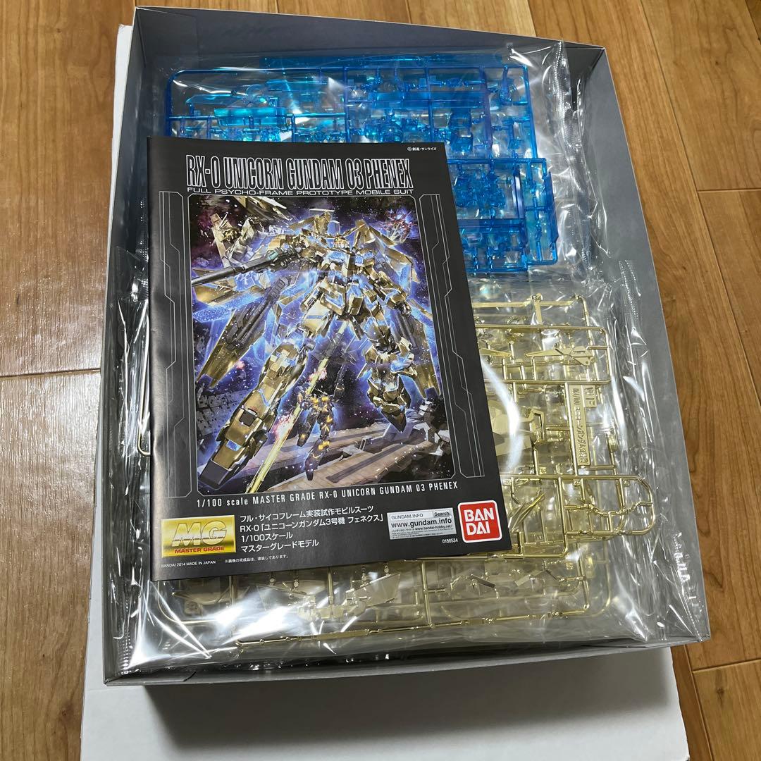 MG 1/100 ユニコーンガンダム　３号機 フェネクス ゴールドコーティング