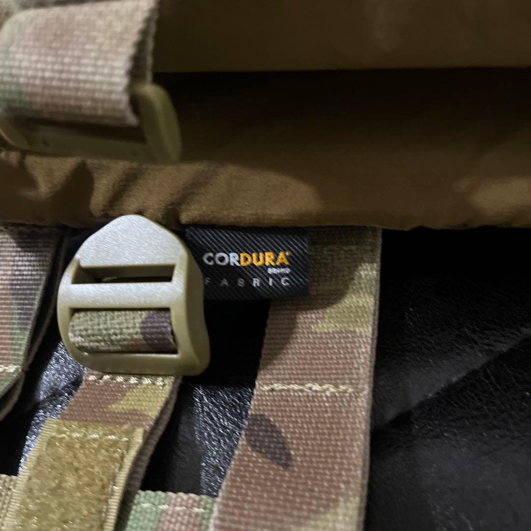 プレートキャリア　マルチカム　サバゲー装備