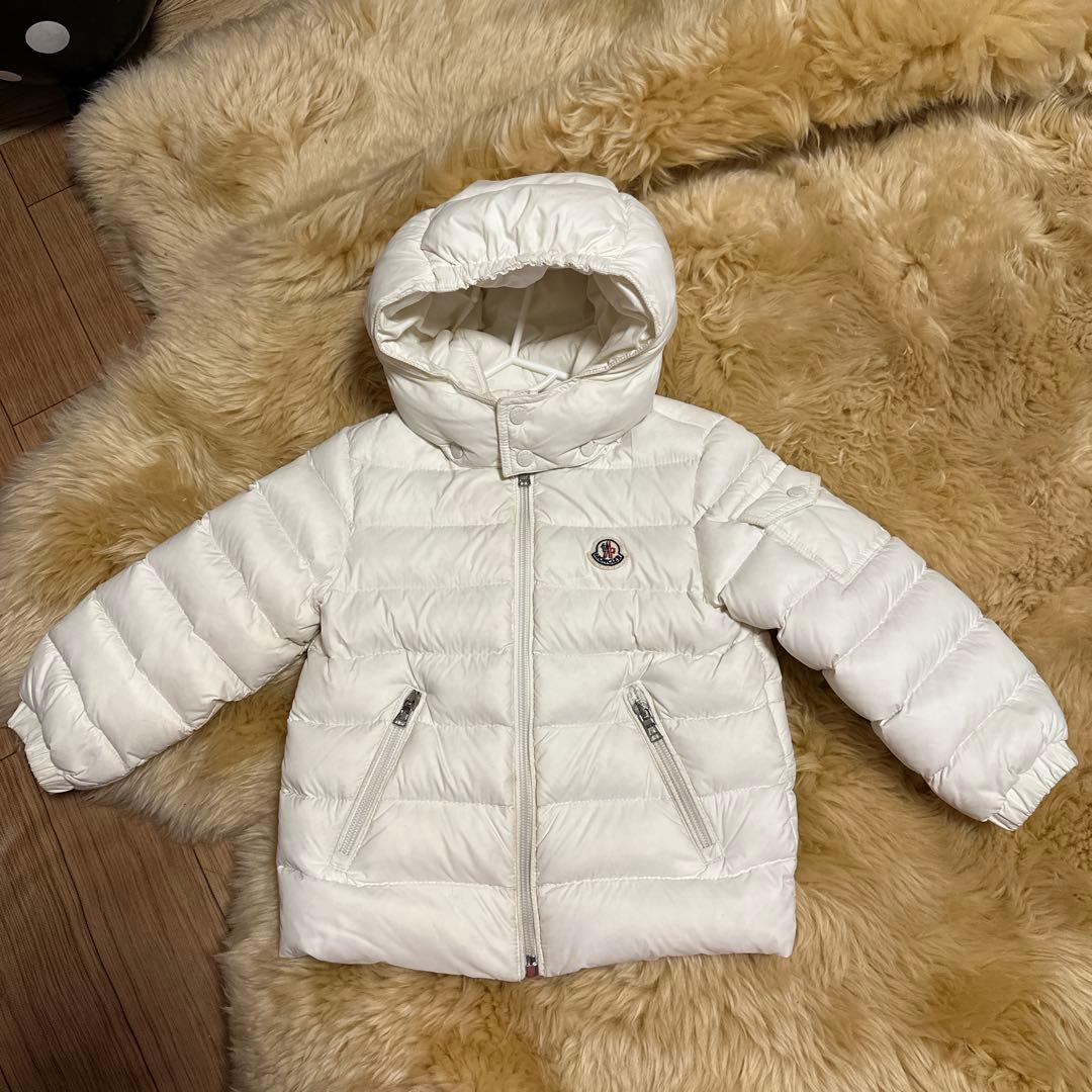 シリアル確認済み2Aモンクレール フード付きホワイトダウンコート　92