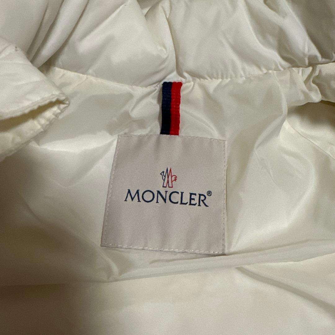 シリアル確認済み2Aモンクレール フード付きホワイトダウンコート　92