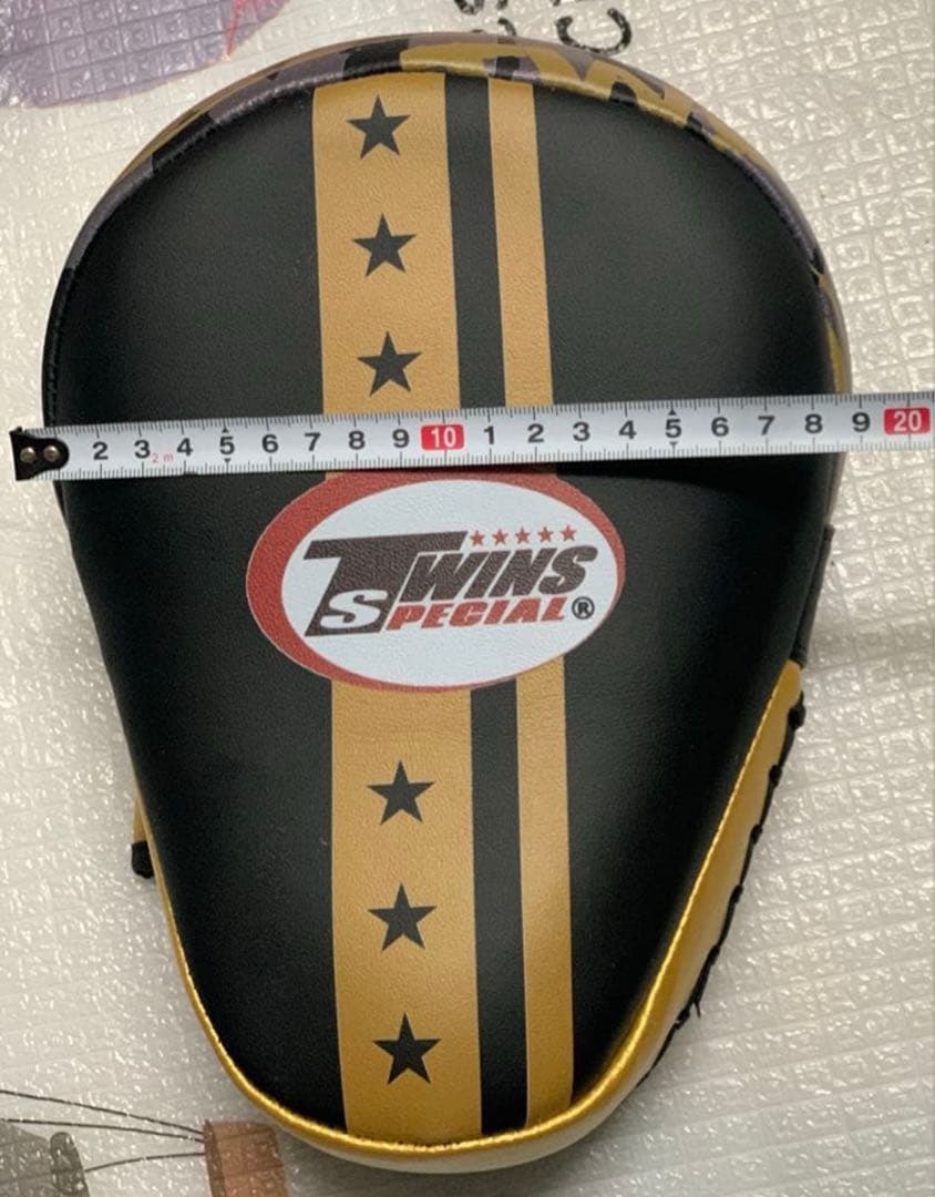 TWINS ペアパンチミット　金　ゴールド 　黒 新品値下げ不可