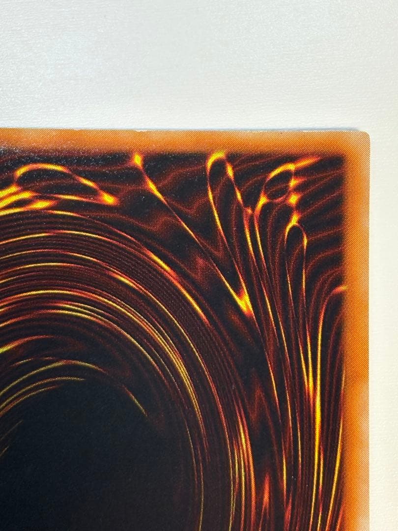 海*蔵様 新品みたいです。ブラック・マジシャン 初期 ウルトラレア 遊戯王