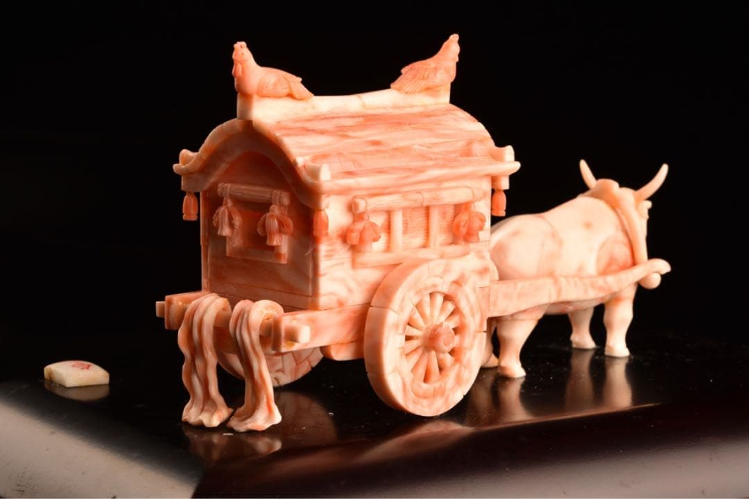 本珊瑚　珊瑚彫刻　宝石珊瑚　珊瑚置物コ－ラル　牛引き御所車　珊瑚宝飾作家山上卓山