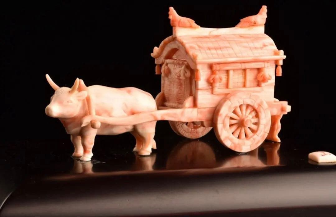 本珊瑚　珊瑚彫刻　宝石珊瑚　珊瑚置物コ－ラル　牛引き御所車　珊瑚宝飾作家山上卓山