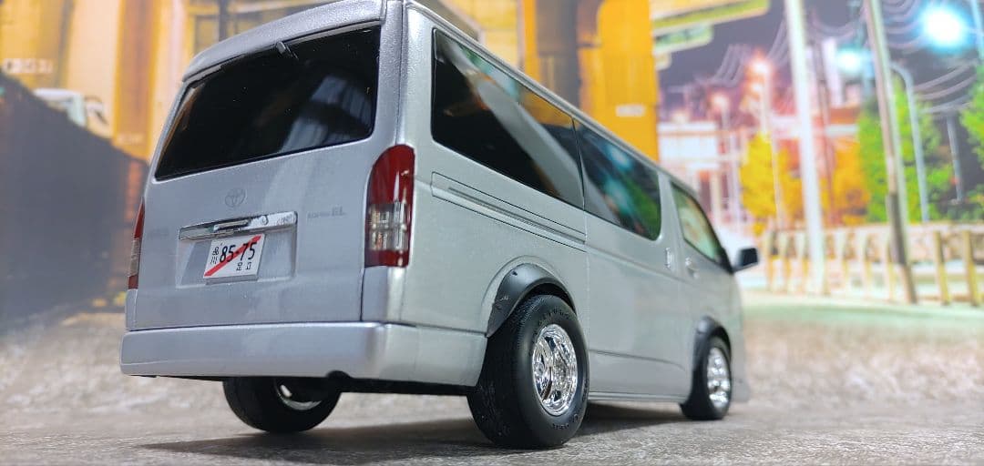 アオシマ1/24 ザ・チューンドカー ホットロッド風 ハイエース完成品